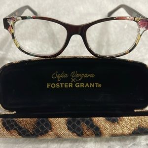 Sofia Vergara (Foster Grant)